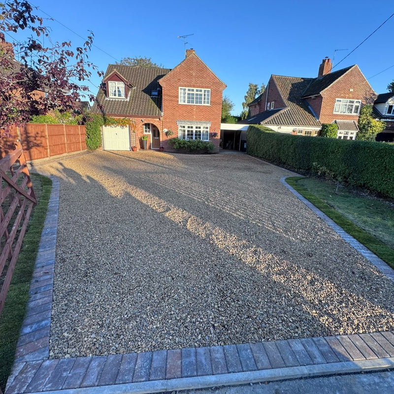 Load image into Gallery viewer, Gravel driveway grids with 25mm beach stones
